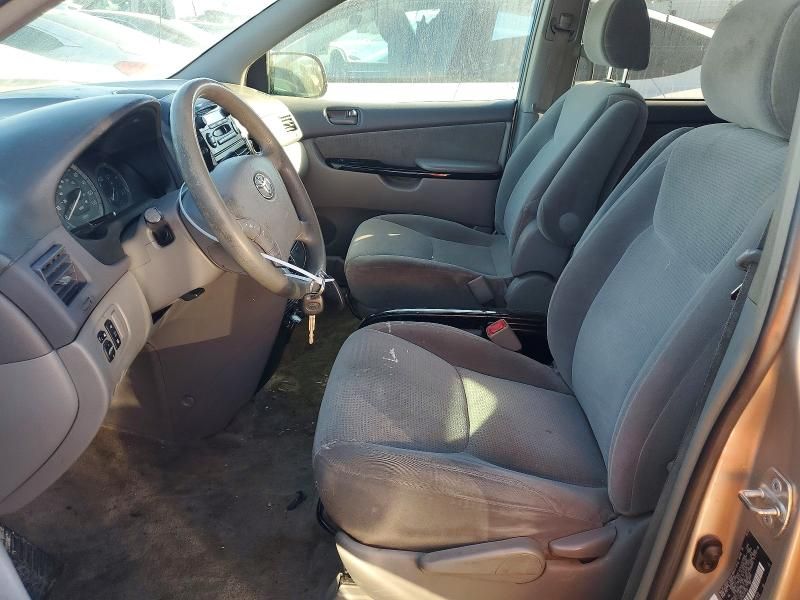 2005 Toyota Sienna ce