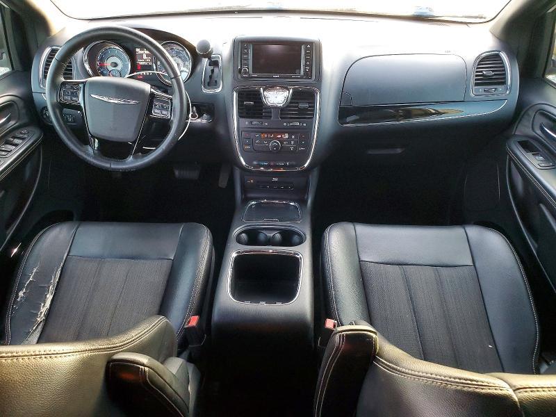 2014 Chrysler Town & Country s