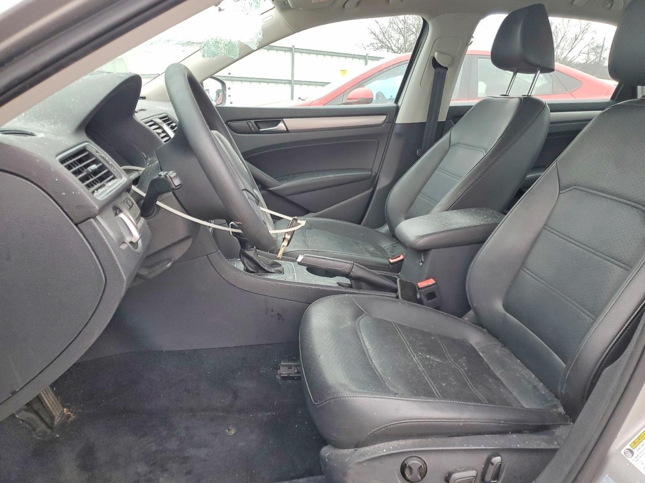 2013 Volkswagen Passat s