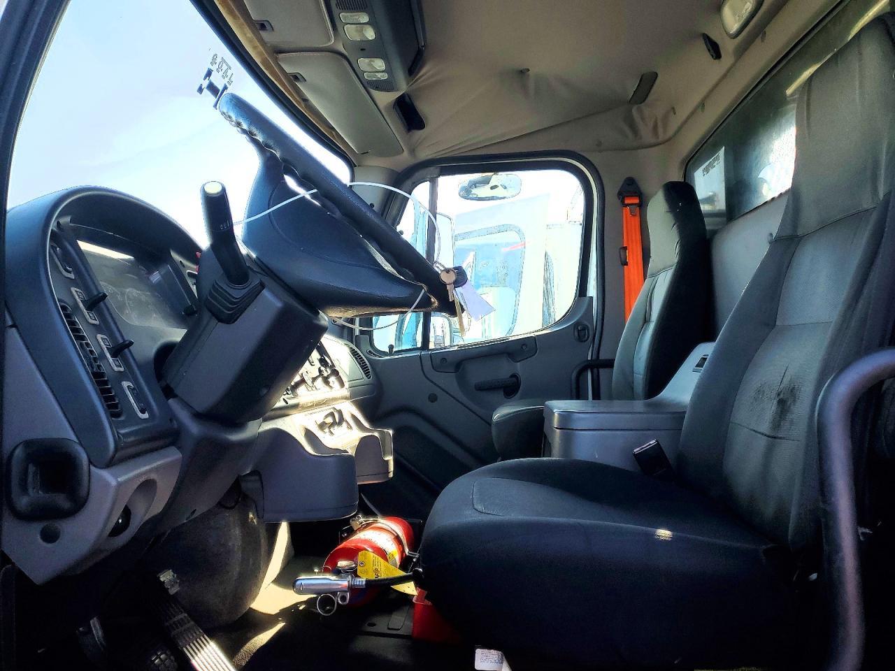 2013 Freigliner 2013 Freightliner M2 106 MED