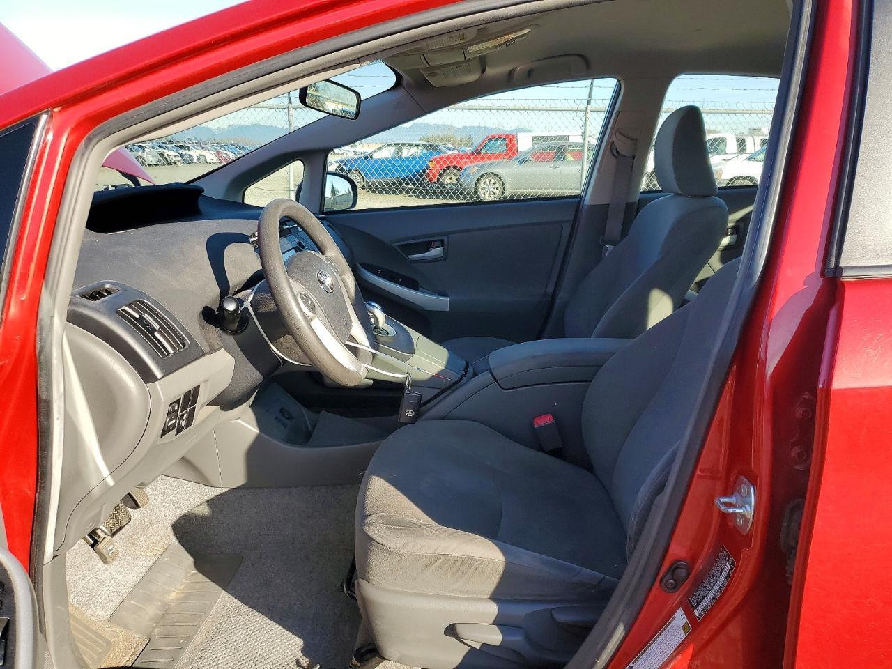 2010 Toyota Prius iii