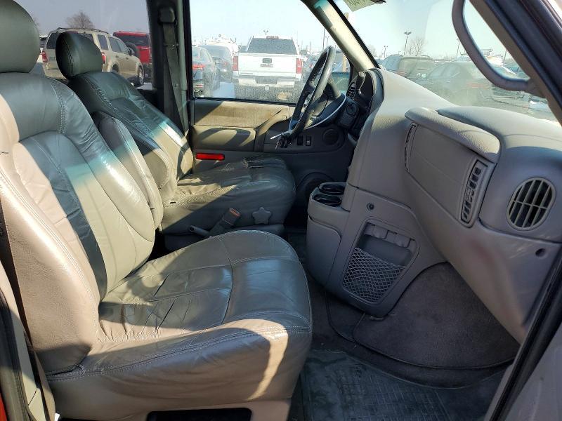 2003 GMC Safari XT