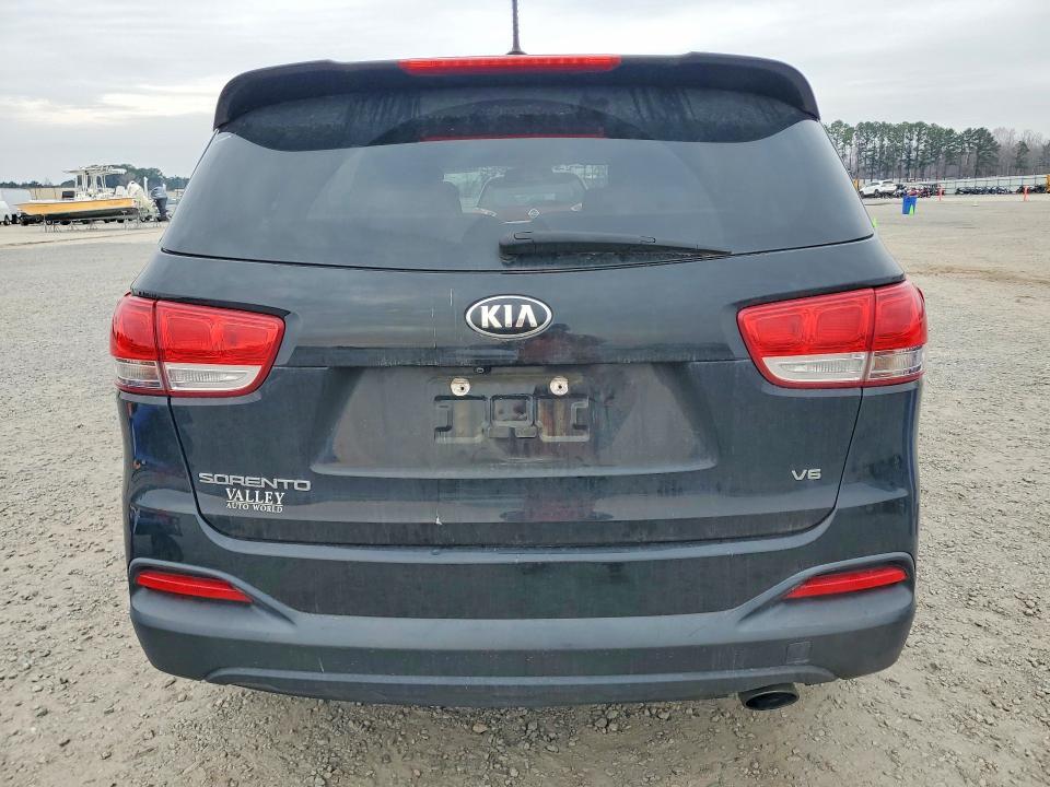 2017 KIA Sorento lx V6