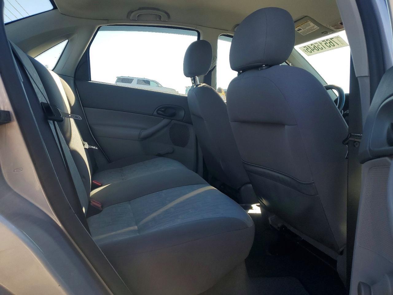2005 Ford Focus ZX4