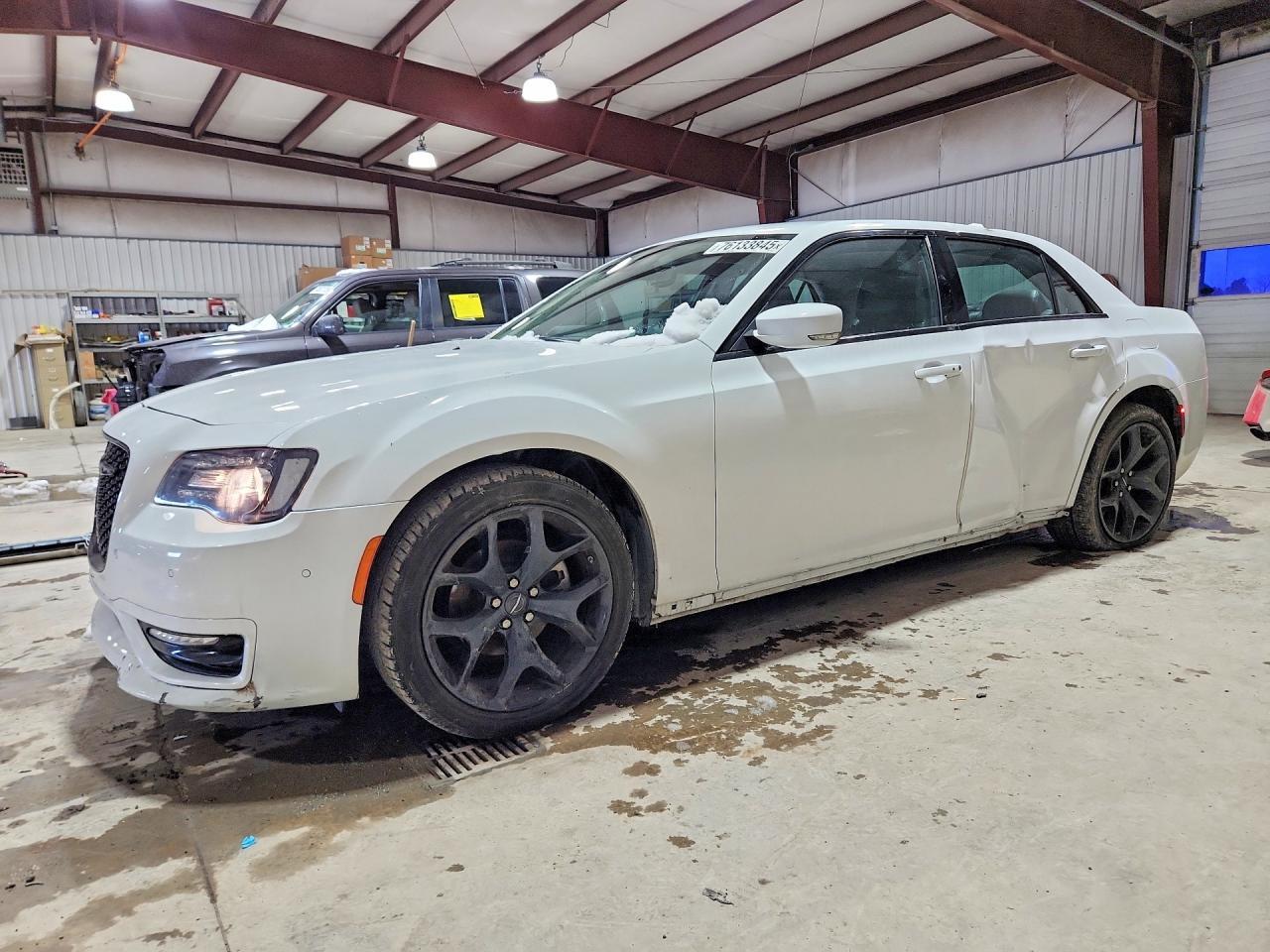2023 Chrysler 300 Touring l