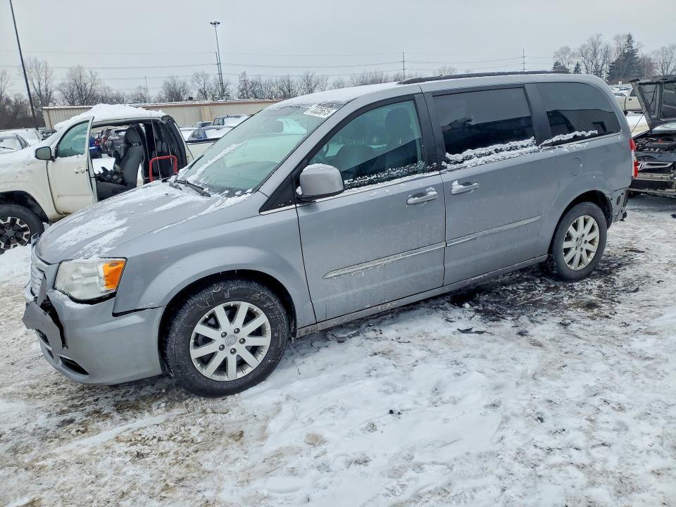 2016 Chrysler Town & Country Touring