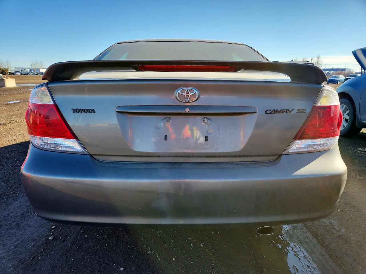 2005 Toyota Camry le