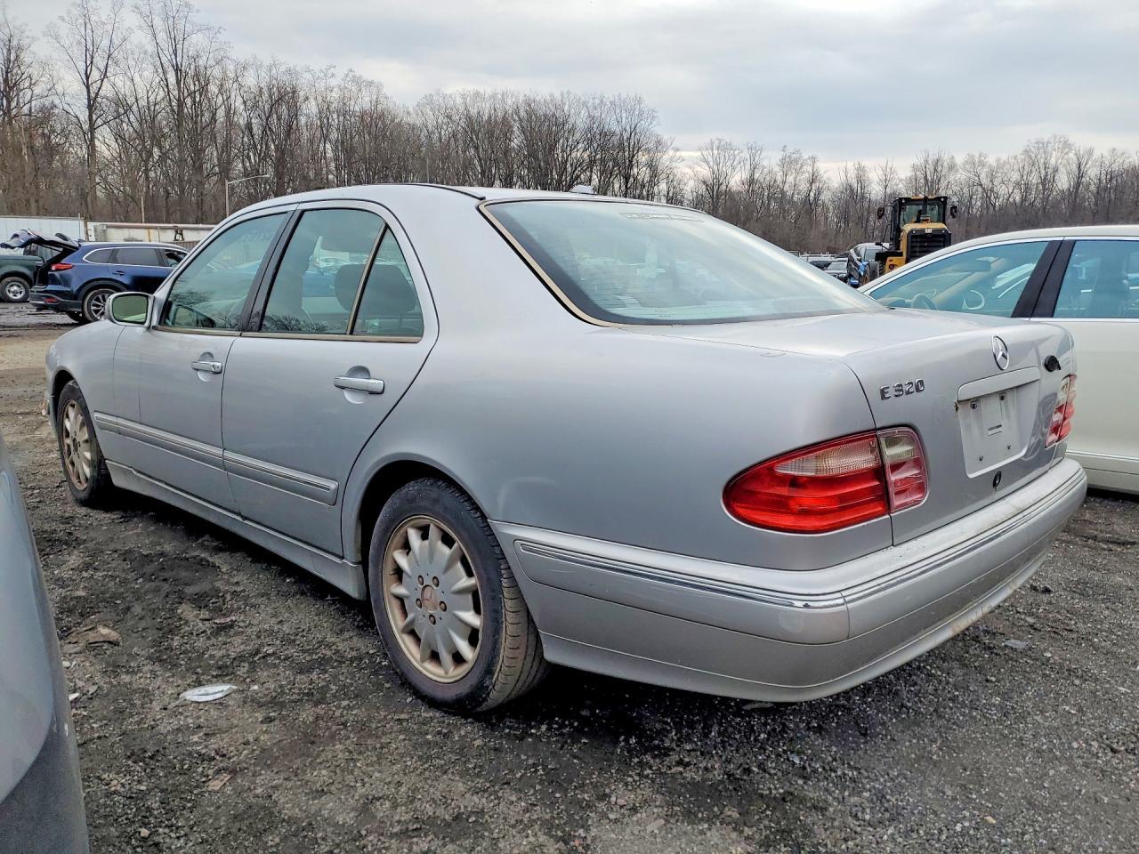 2001 Mercedes-Benz E 320