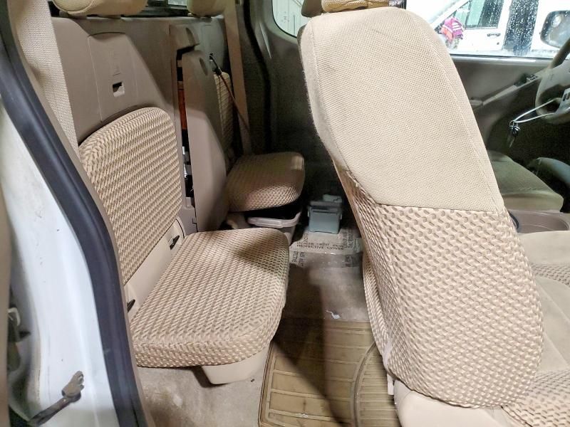 2016 Nissan Frontier SV