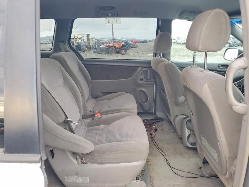 2006 Toyota Sienna le 7 Passenger