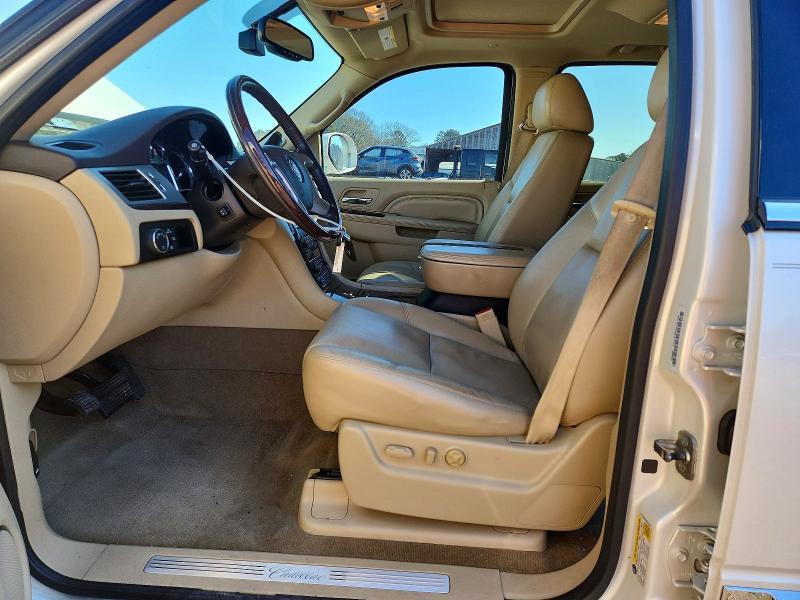 2011 Cadillac Escalade Luxury