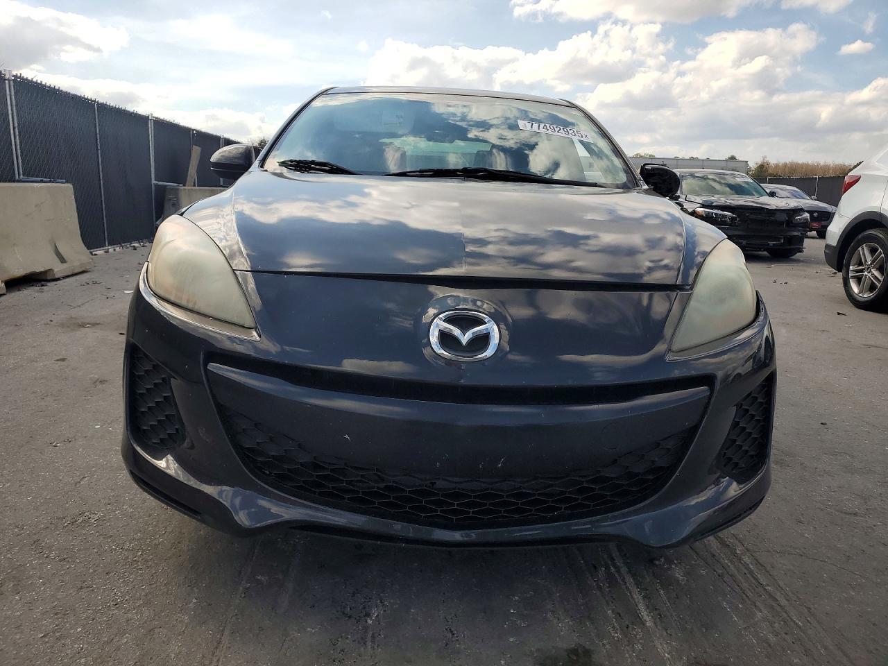 2013 Mazda 3 I