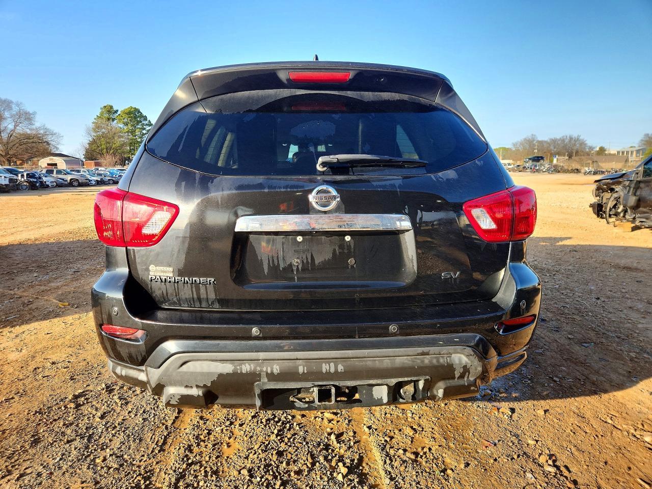 2019 Nissan Pathfinder sv