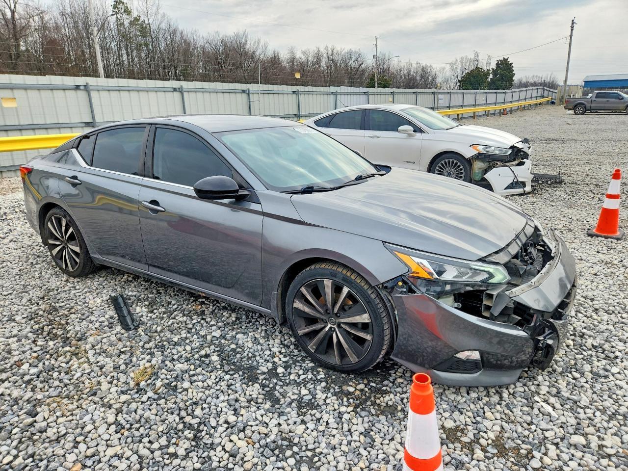 2019 Niss Altima 2.5 sr