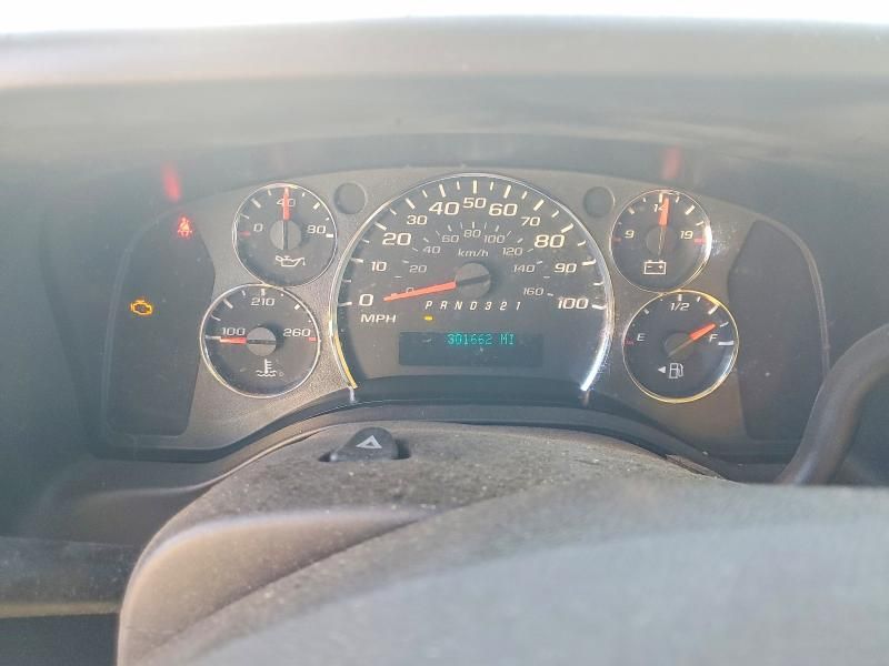 2009 GMC Savana Cut-box Truck