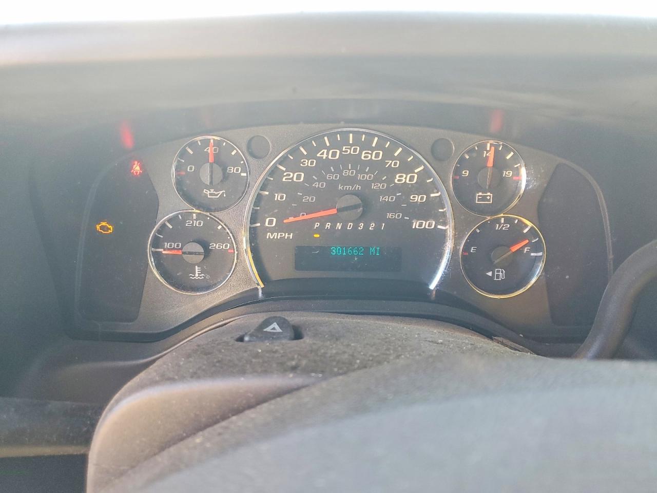 2009 GMC Savana Cut-box Truck