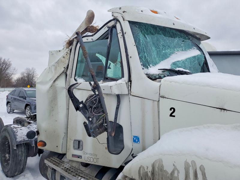 2009 Freightliner Columbia 120 Semi Truck