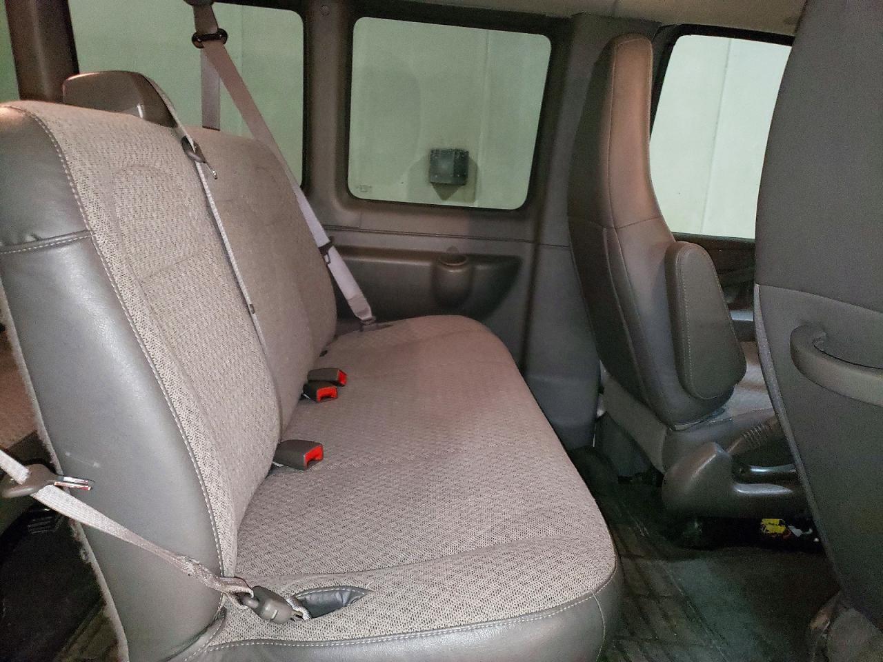 2018 Chevrolet Express G3500 LT