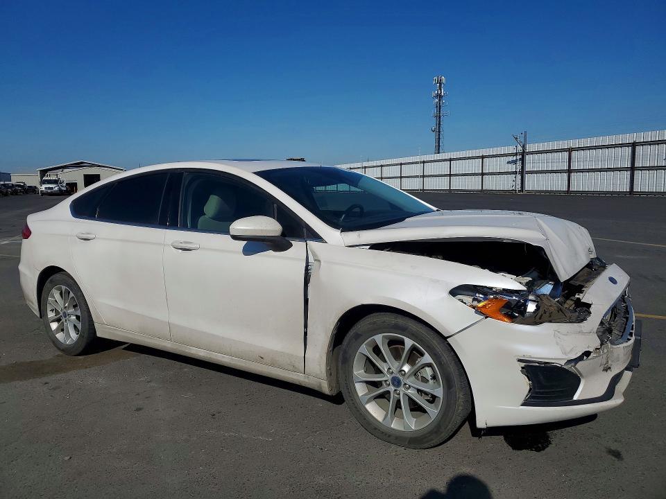 2020 Ford Fusion se