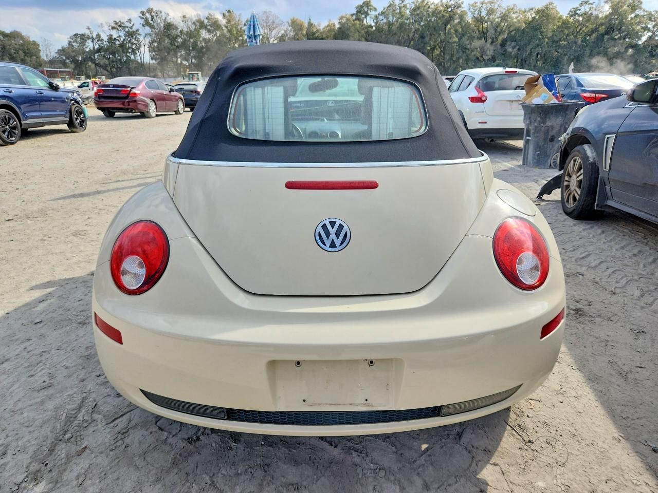 2009 Volkswagen New Beetle s