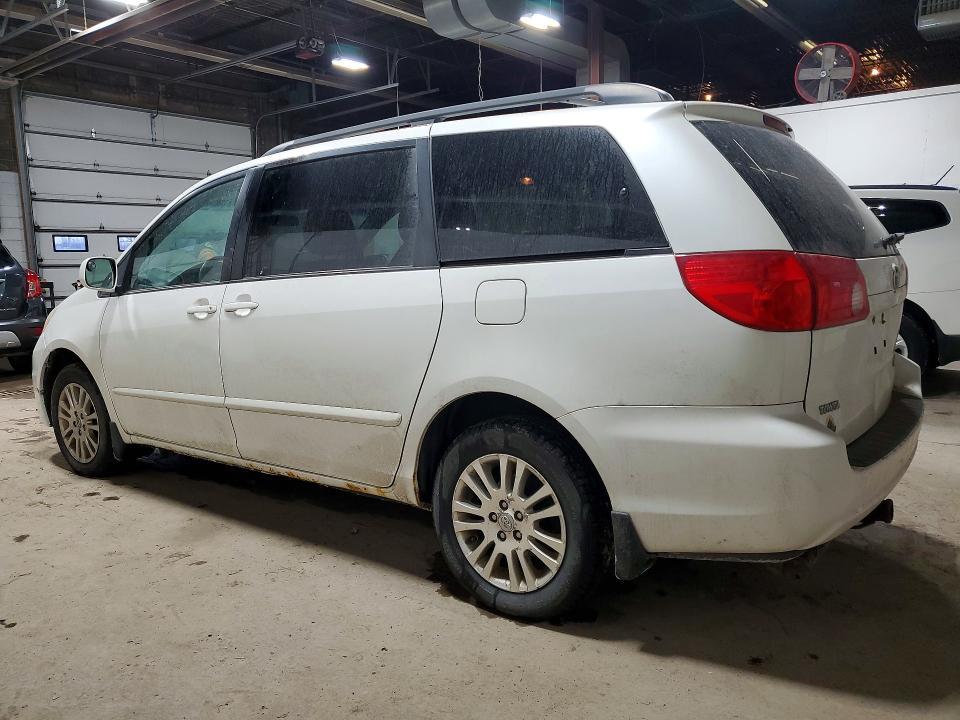 2010 Toyota Sienna xle