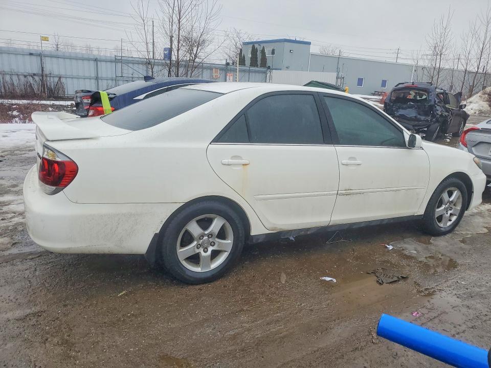 2005 Toyota Camry le