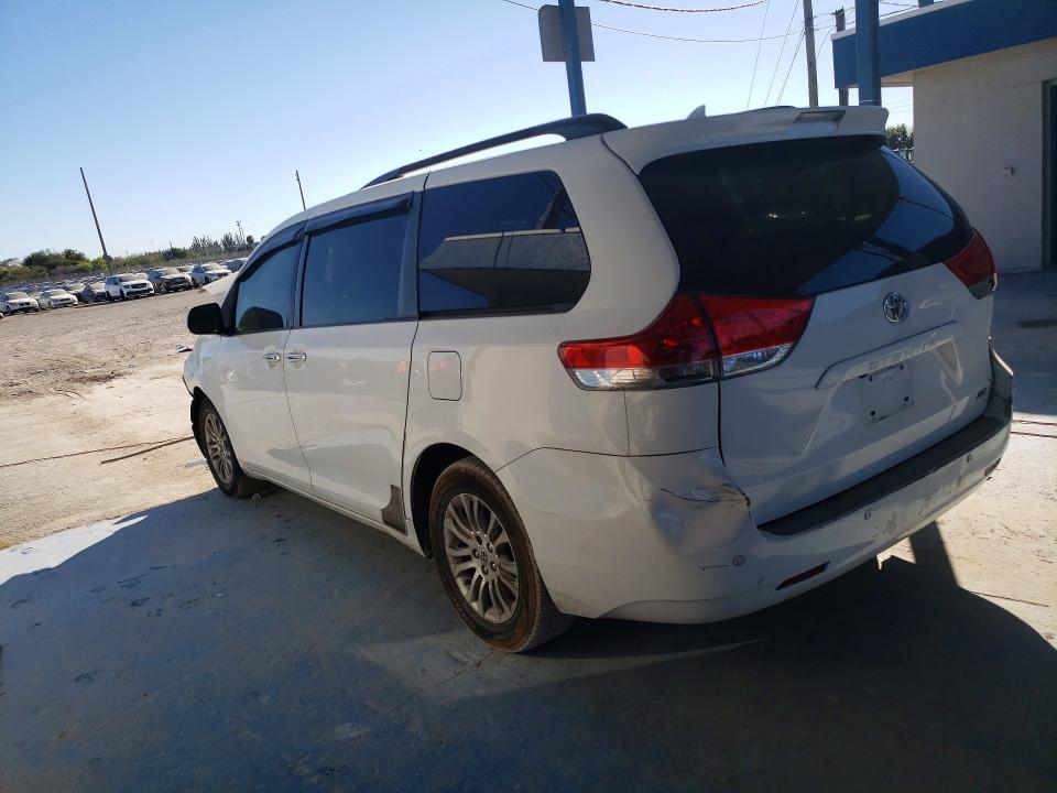 2011 Toyota Sienna xle