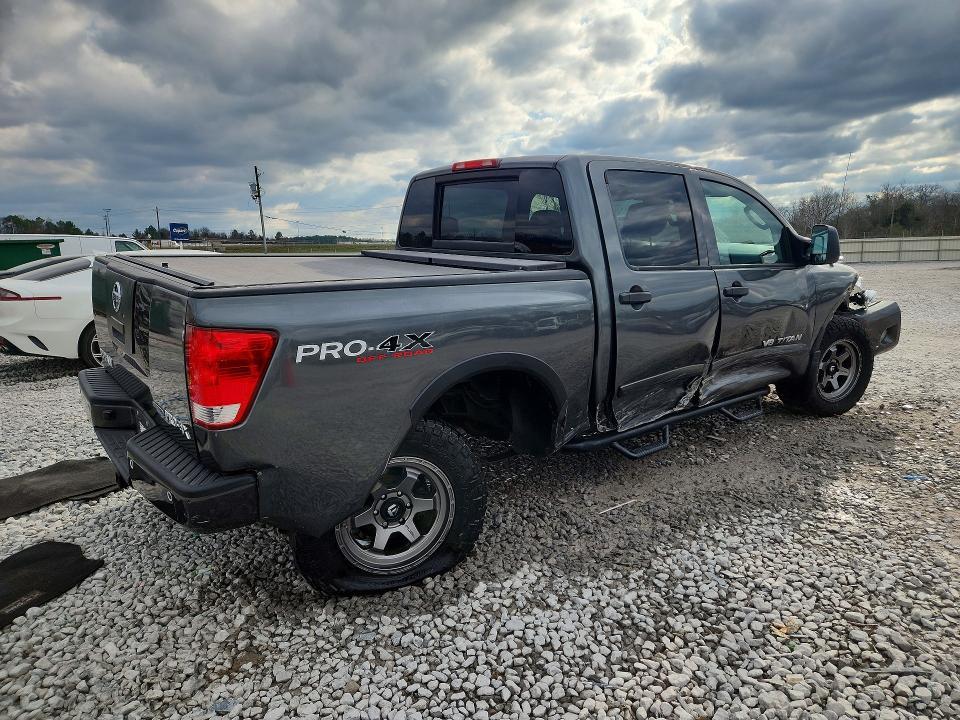 2011 Nissan Titan SV