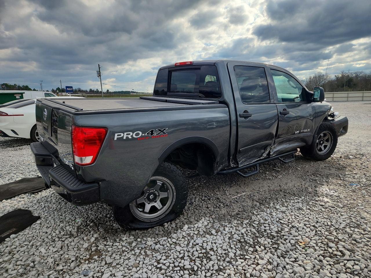 2011 Nissan Titan SV