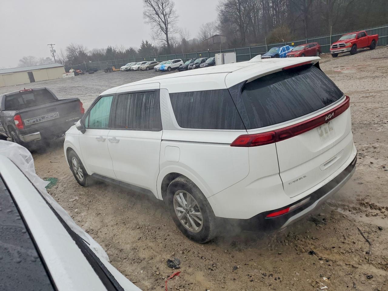 2023 KIA Carnival lx