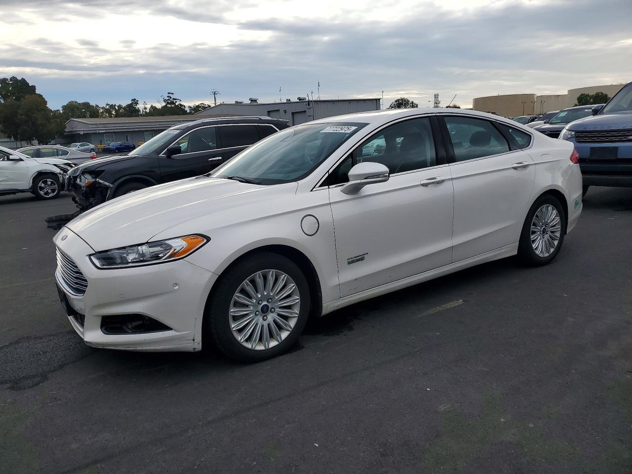 2013 Ford Fusion Titanium Phev