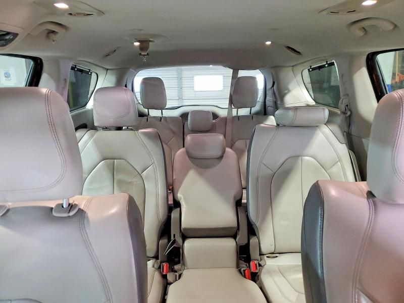 2017 Chrysler Pacifica Touring l