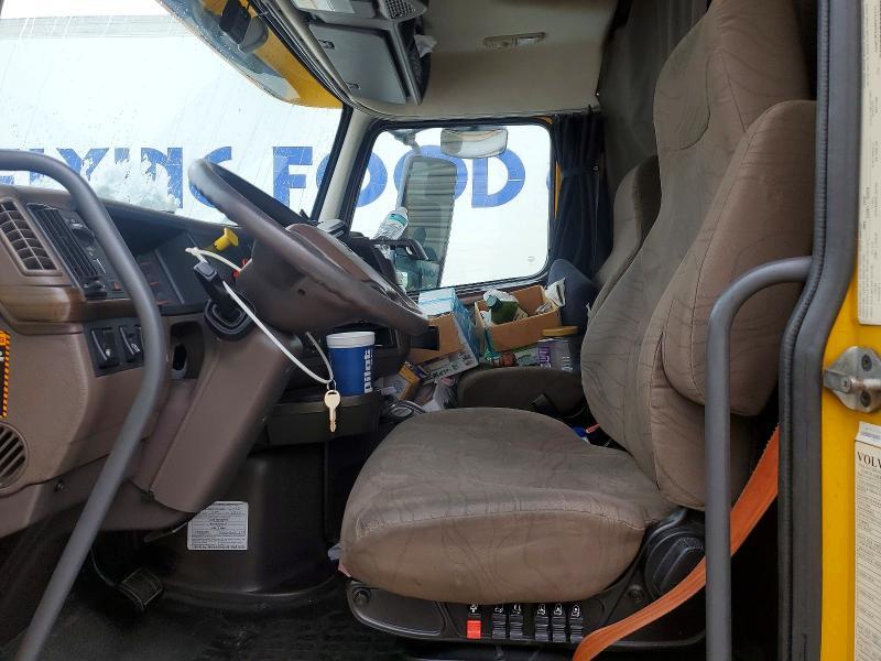 2017 Volvo VNL Semi Truck