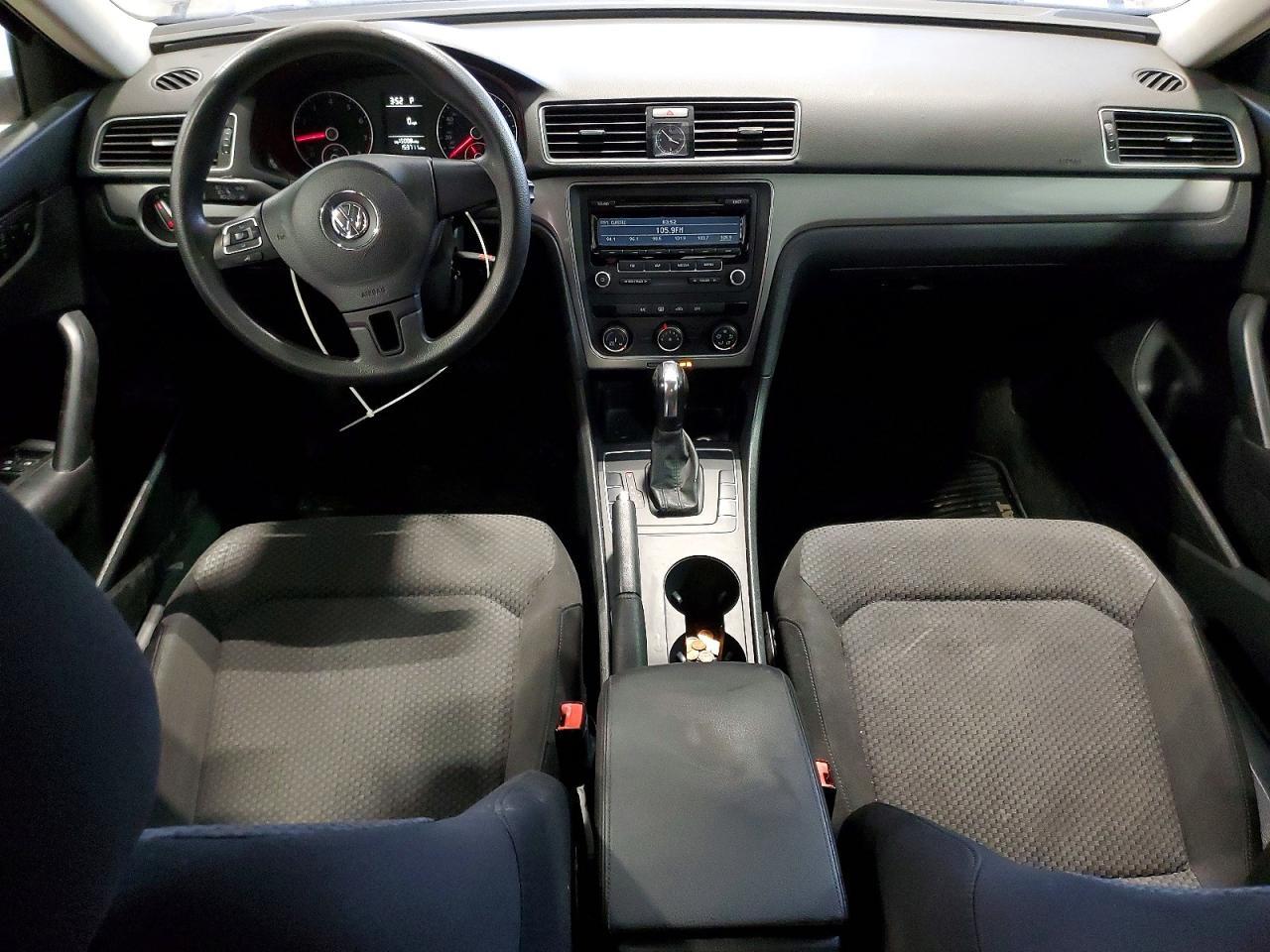 2014 Volkswagen Passat s