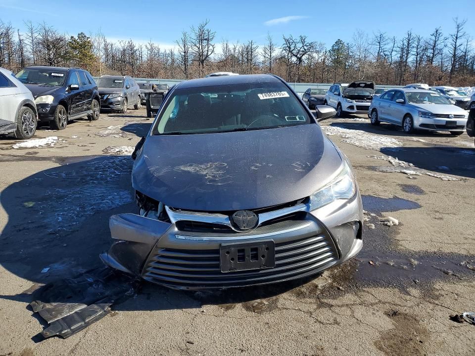 2016 Toyota Camry le