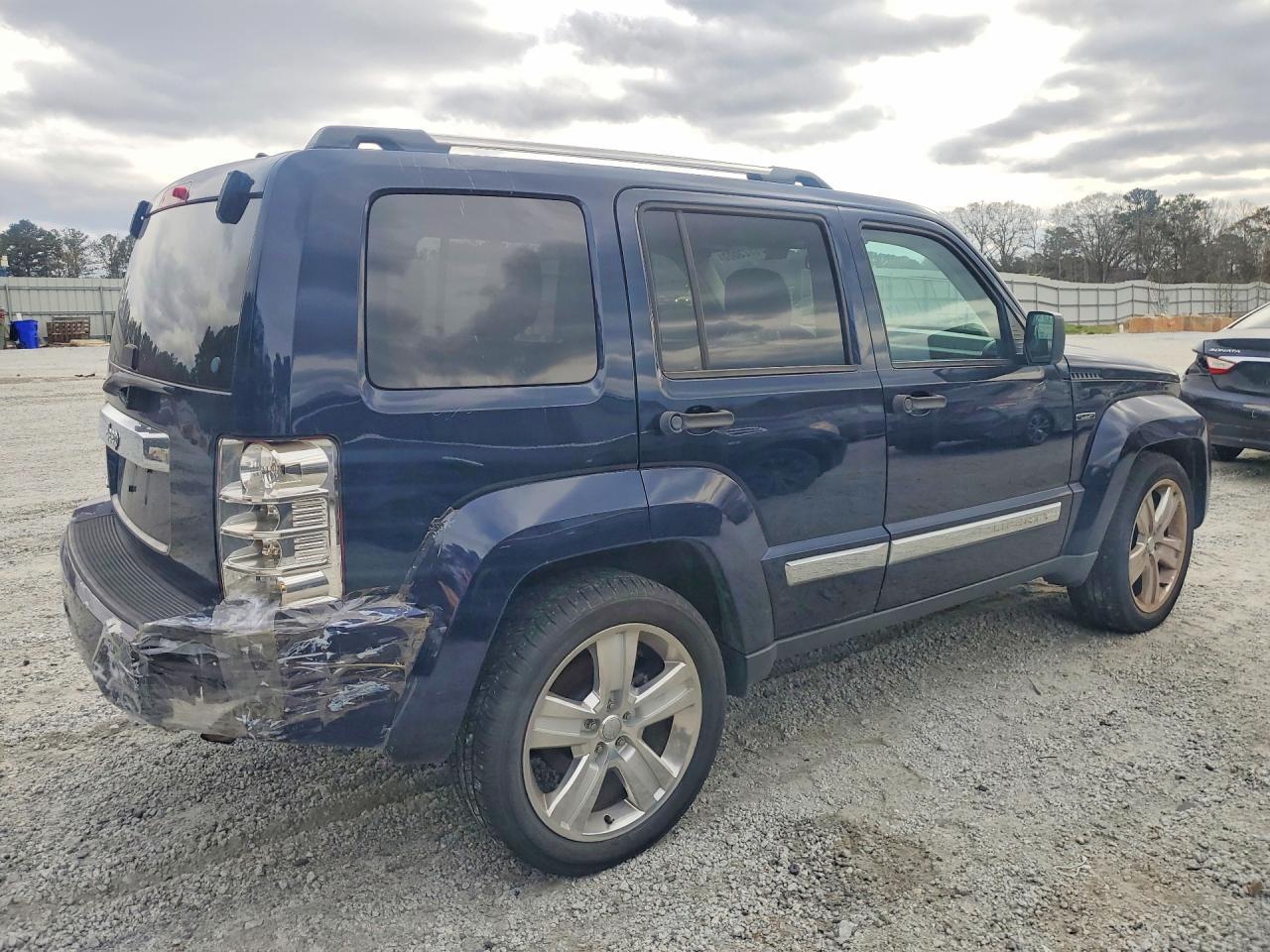 2012 Jeep Liberty jet