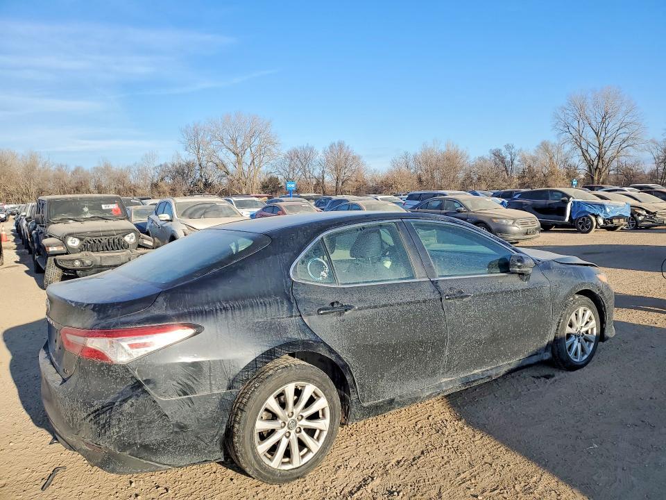 2018 Toyota Camry le