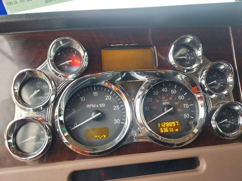 2015 Peterbilt 389 Semi Truck