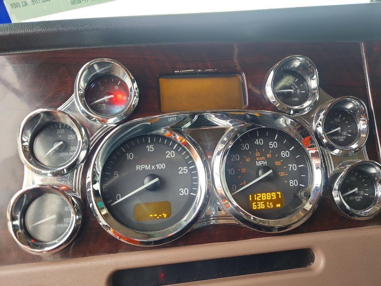 2015 Peterbilt 389 Semi Truck