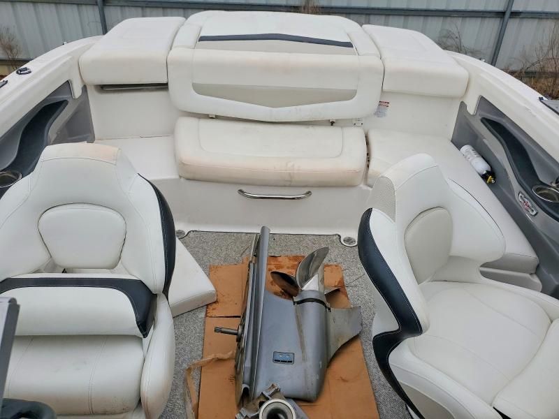 2013 Chaparral Boat-Boat