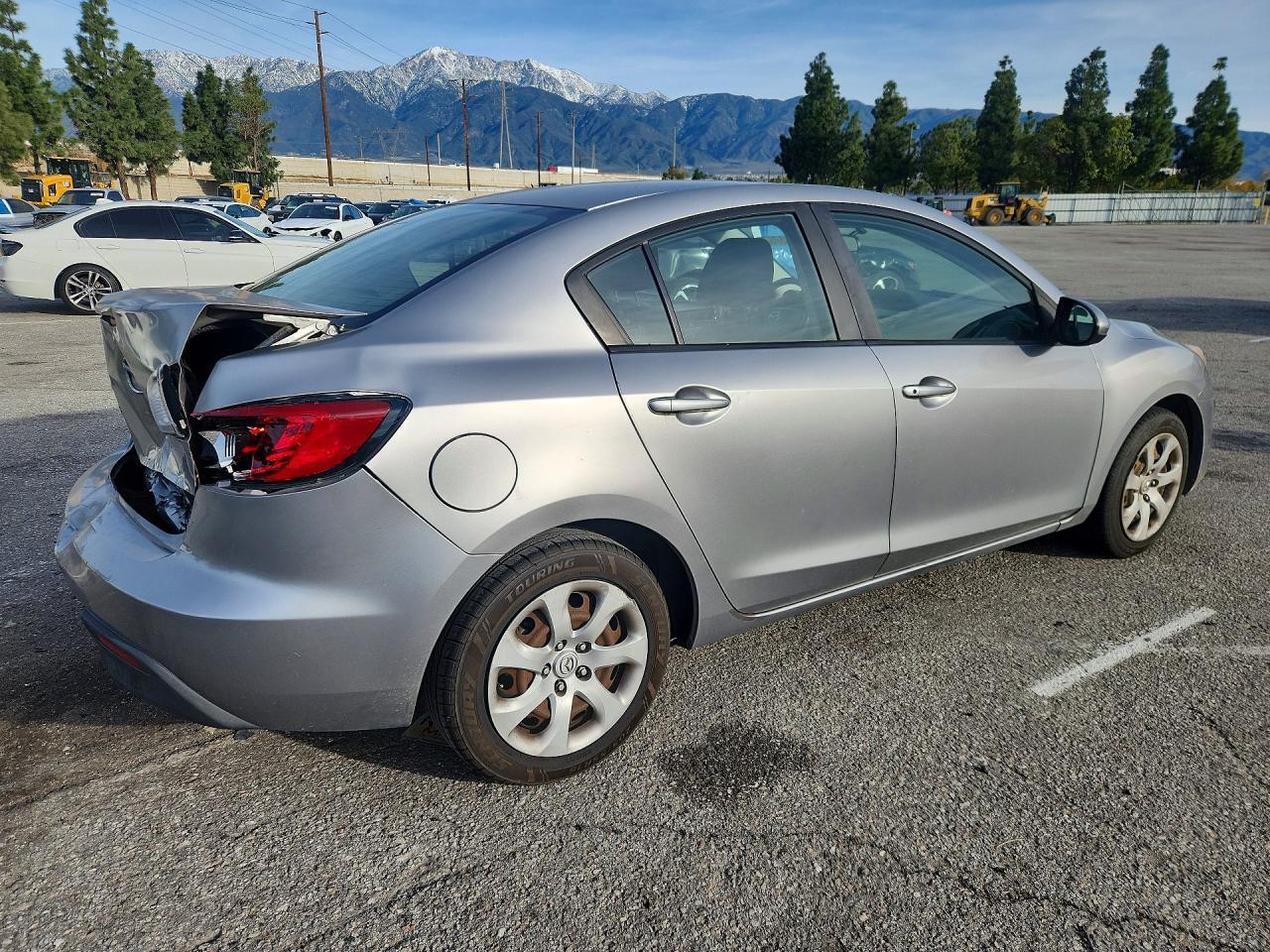 2011 Mazda 3 I