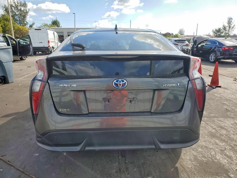 2016 Toyota Prius Three Touring