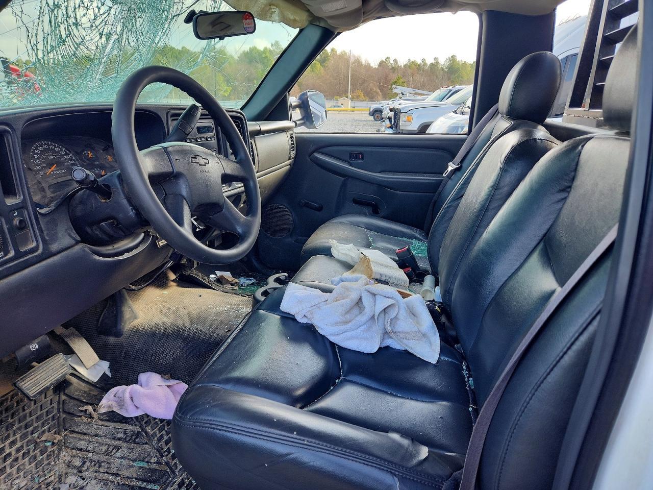 2007 Chevrolet Silverado Flatbed Truck