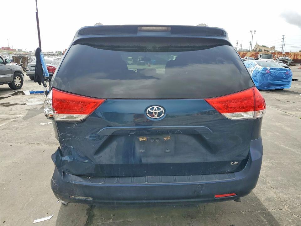 2012 Toyota Sienna le