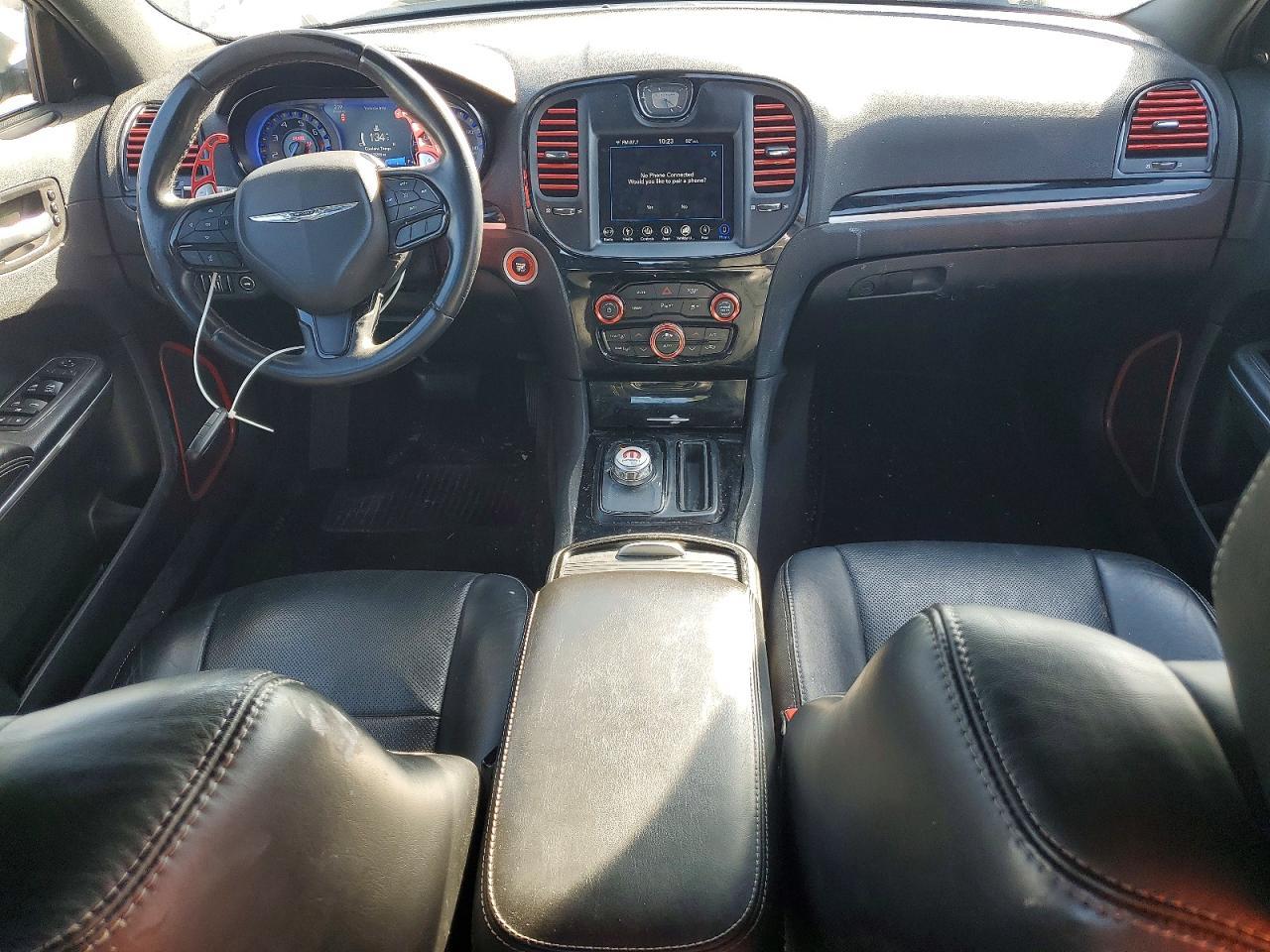 2018 Chrysler 300 s