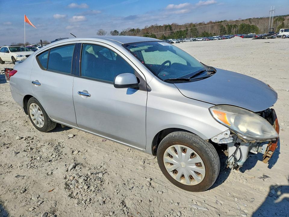 2014 Nissan Versa s