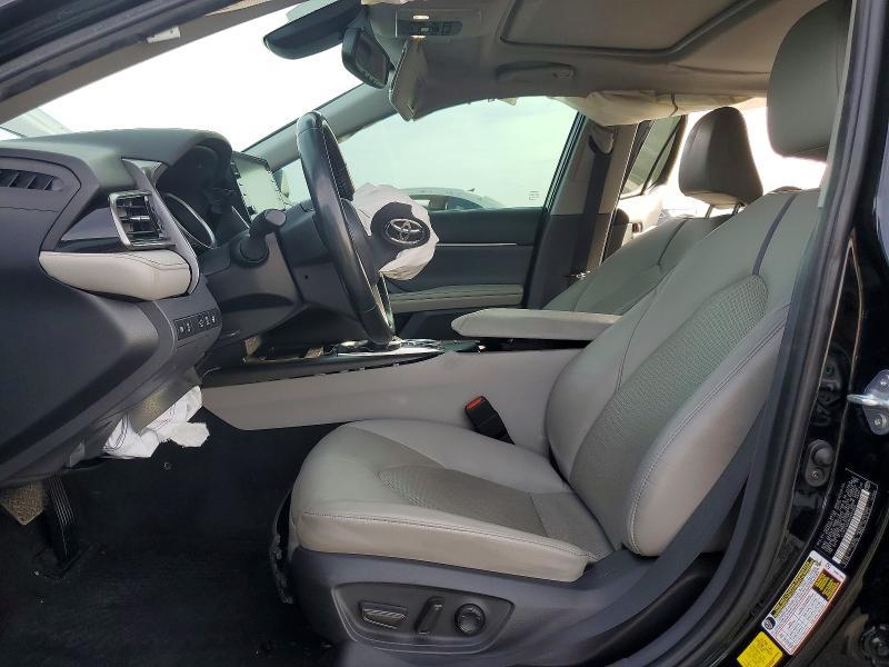 2022 Toyota Camry Hybrid xle
