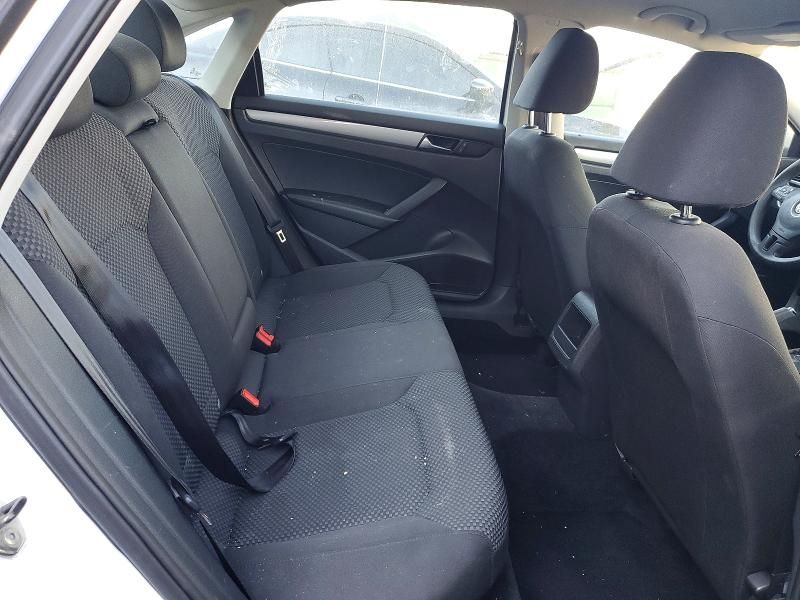 2013 Volkswagen Passat s