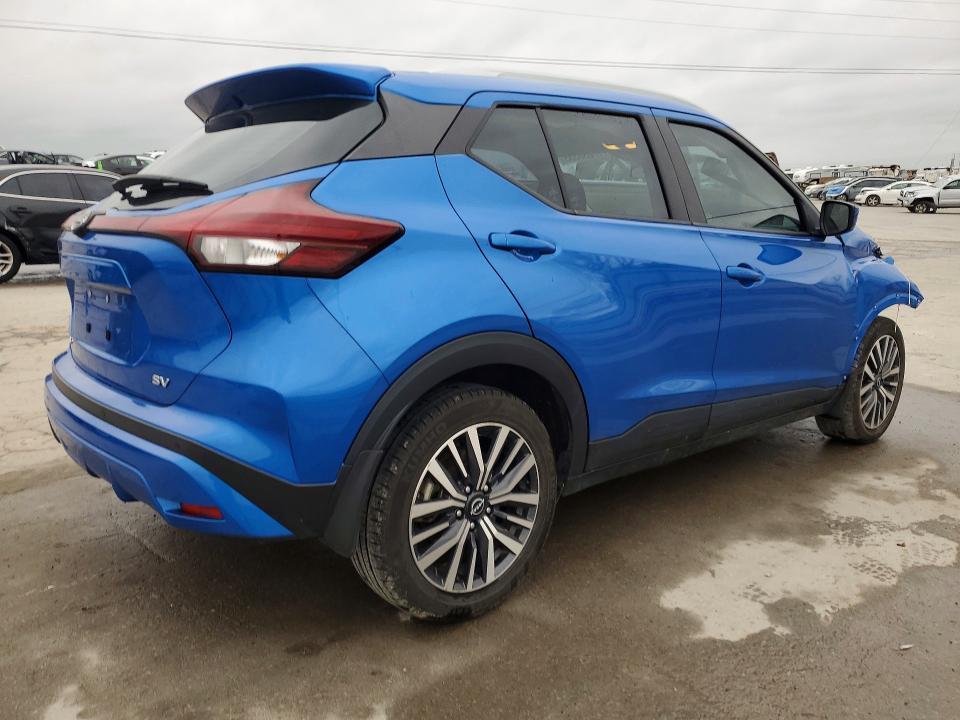 2022 Nissan Kicks sv