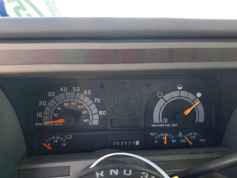 2001 Chevrolet C6 BOX Truck